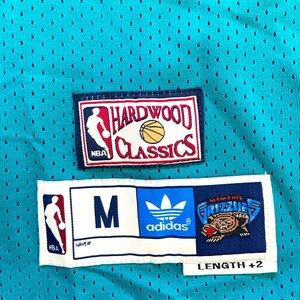 Adidas Mike Bibby Hardwood classic Jersey. Size Medium in Men.